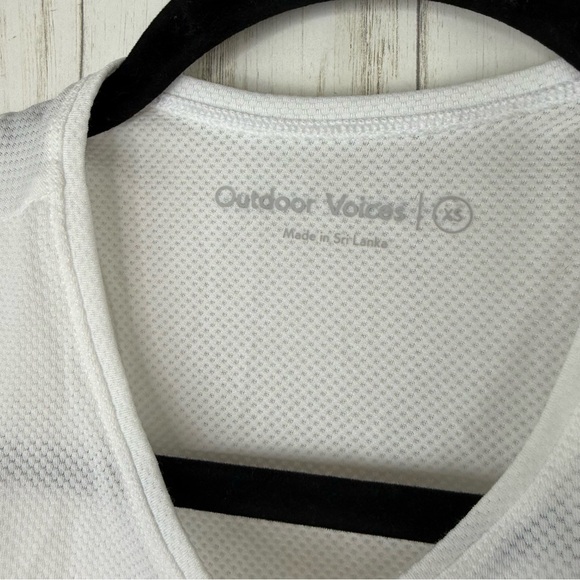 Outdoor Voices NWT White Sleeveless Crop Tank Top XS - Picture 2 of 6